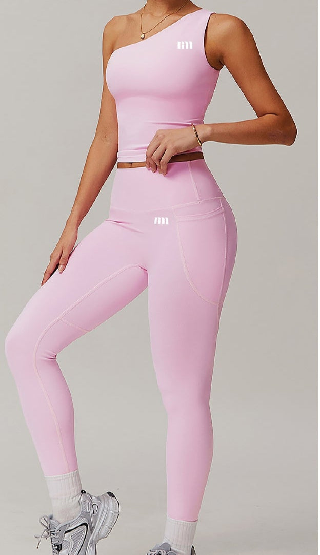 L O N G S L E E V E S A N D L E G G I N G S