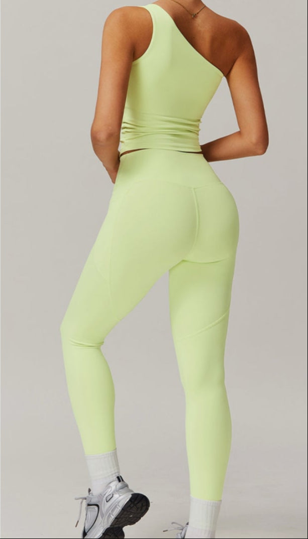 L O N G S L E E V E S A N D L E G G I N G S